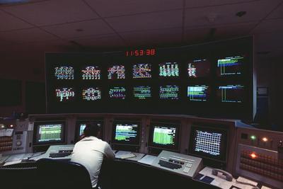 光影之間 科技圖、控制中心與監控視屏在影視制作中的融合藝術